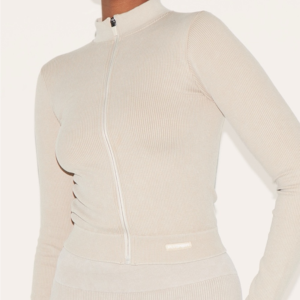 Pretty little thing oatmeal acid wash seamless rubbed cropped sports jacket
